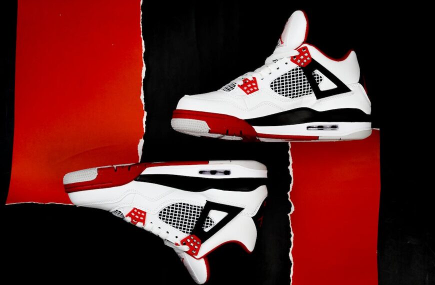 Air Jordan 4 Sneaker